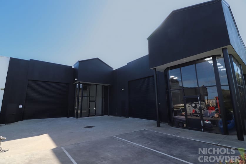Click to view all images 5 & 7 Amayla Crescent Carrum Downs VIC 3201 - Image 1