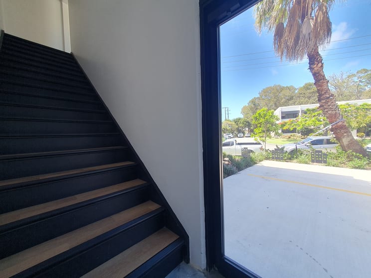 Click to view all images Currumbin Waters QLD 4223 - Image 3