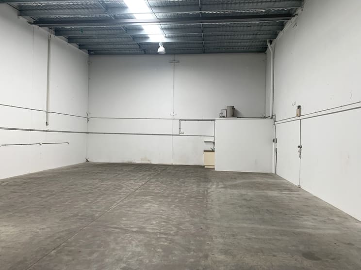 Click to view all images Unit 2, 6-8 Amber Drive Tweed Heads South NSW 2486 - Image 2