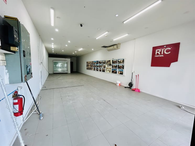 Click to view all images 8 May Road Lalor VIC 3075 - Image 2
