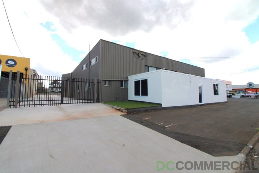 Click to view all images 384 South Street Harristown QLD 4350 - Image 1