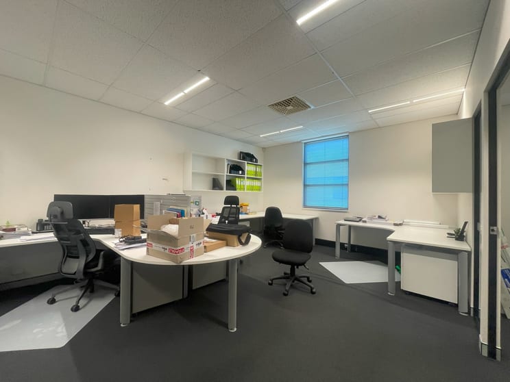 Click to view all images 5/105a Vanessa Street Kingsgrove NSW 2208 - Image 3