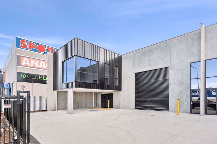 Click to view all images 10 Breakwater Road Belmont VIC 3216 - Image 2