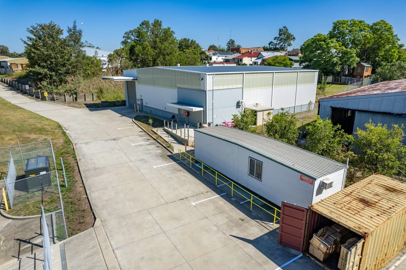 Click to view all images 33 John Street Telarah NSW 2320 - Image 2
