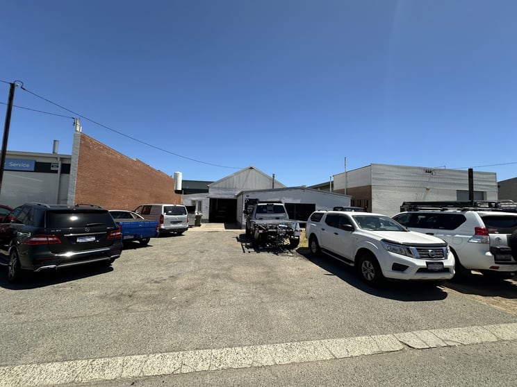 Click to view all images 10 Goongarrie Street Bayswater WA 6053 - Image 1