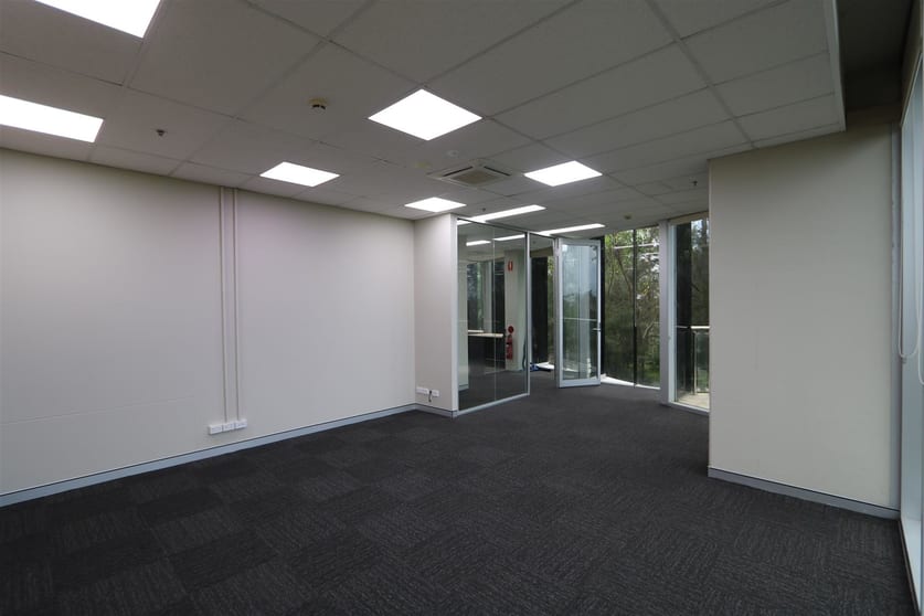 Click to view all images 7/2-4 Northumberland Road Caringbah NSW 2229 - Image 3