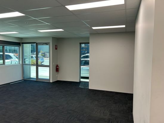 Click to view all images Office Groundfloor U1/21 Volcanic Loop Wangara WA 6065 - Image 3