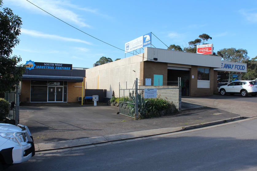 Click to view all images 13 Ballarat Road Hamilton VIC 3300 - Image 2