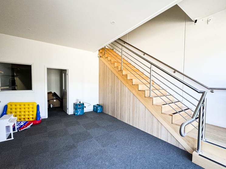 Click to view all images 8 Kearney Street Bayswater VIC 3153 - Image 2