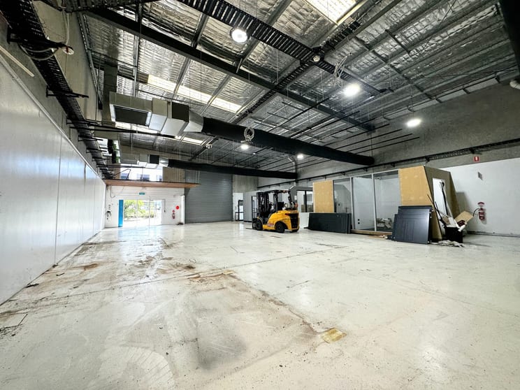 Click to view all images 1/54 Kingston Drive Helensvale QLD 4212 - Image 3