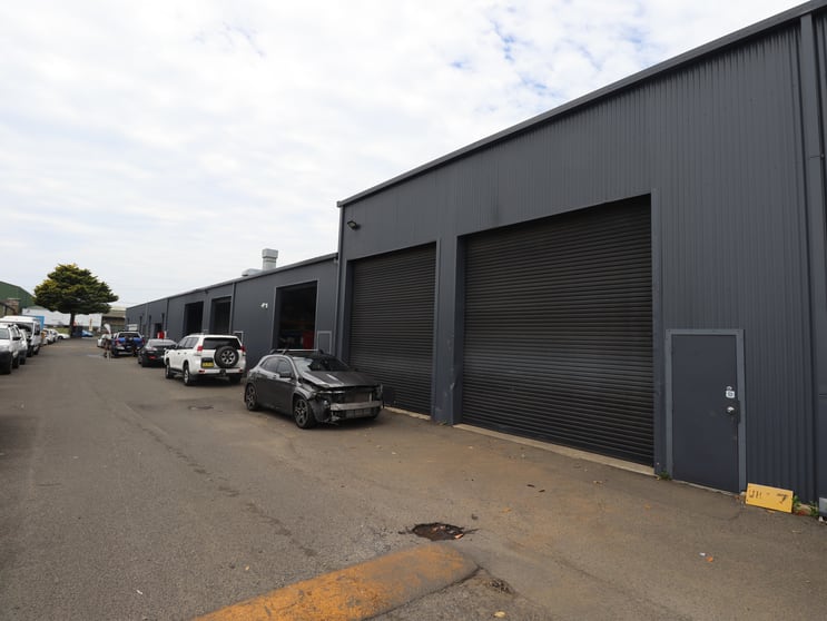 Click to view all images 6&7/168 - 170 Shellharbour Road Port Kembla NSW 2505 - Image 1