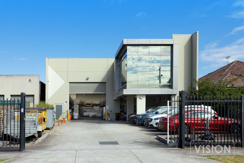 Click to view all images 19 Roosevelt Street Coburg North VIC 3058 - Image 1