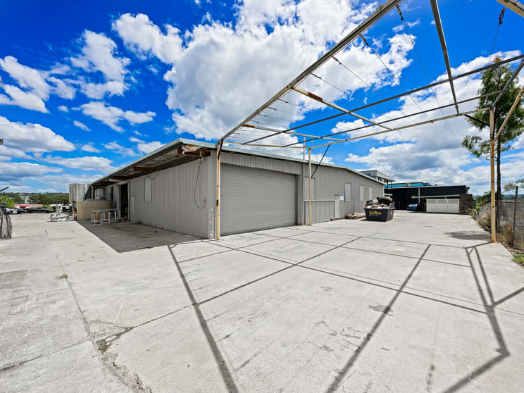 Click to view all images 1/19 Lochlarney Street Beenleigh QLD 4207 - Image 2