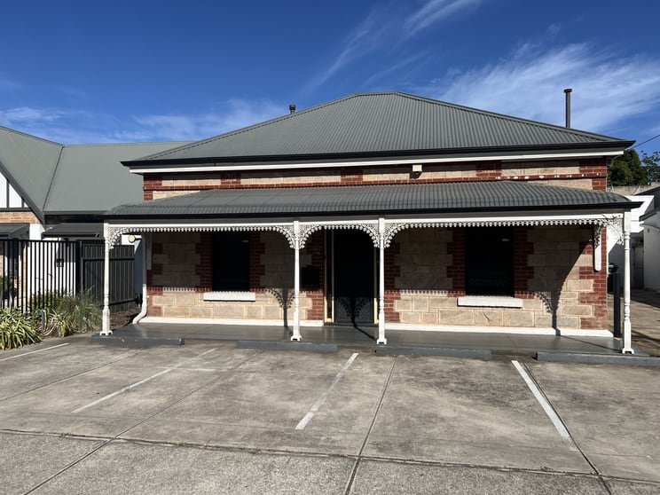 Click to view all images 12 Eton Road Keswick SA 5035 - Image 1