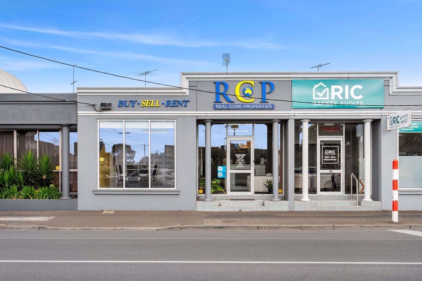 Click to view all images 2/69 Pakington Street Geelong West VIC 3218 - Image 1