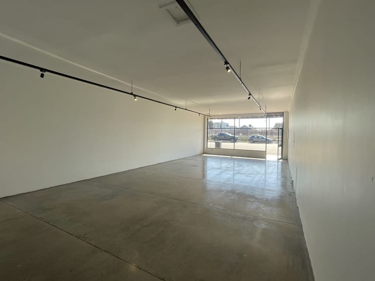 Click to view all images 253 Nepean Highway Edithvale VIC 3196 - Image 3