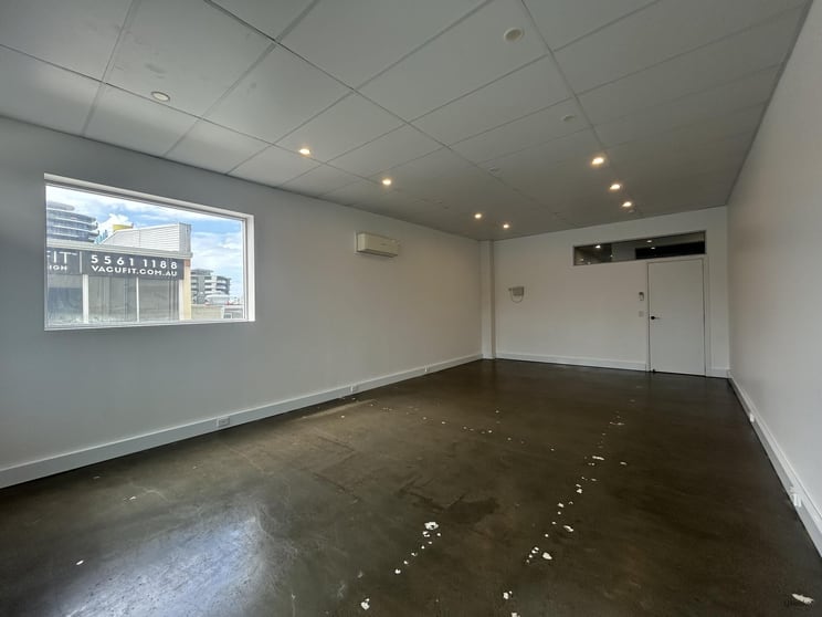 Click to view all images Suite 3/19-21 Park Avenue Burleigh Heads QLD 4220 - Image 2