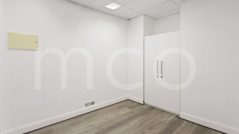 Click to view all images Suite 701/1 Queens Road Melbourne VIC 3004 - Image 3