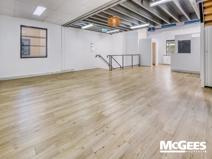 Click to view all images 3/76 Doggett Street Newstead QLD 4006 - Image 2