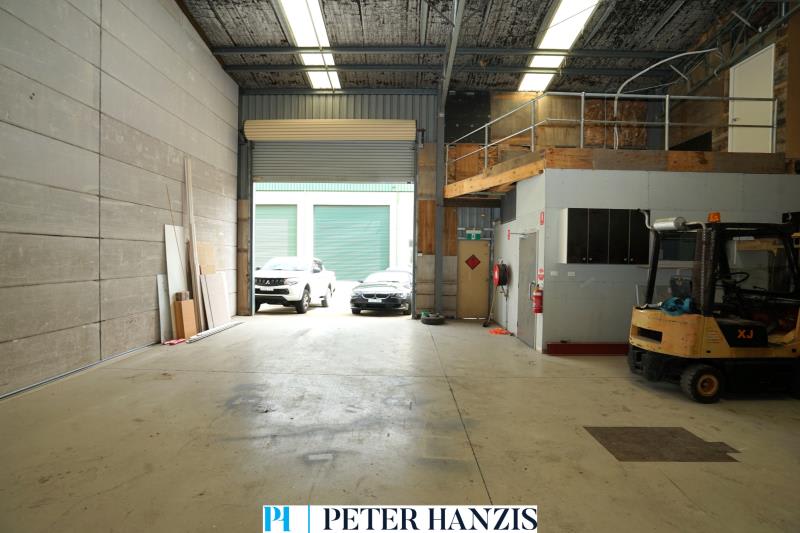 Click to view all images Unit 12/4 Abbott Road Seven Hills NSW 2147 - Image 1