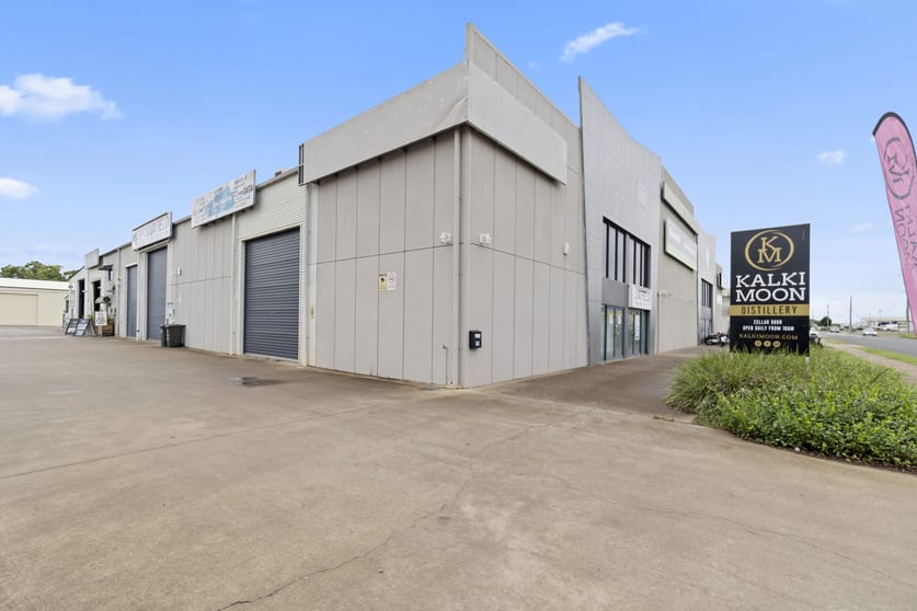 Click to view all images 1E/22 Commercial Street Svensson Heights QLD 4670 - Image 1