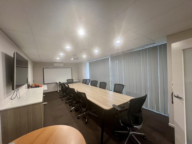 Click to view all images 3/3375 Pacific Highway Slacks Creek QLD 4127 - Image 1