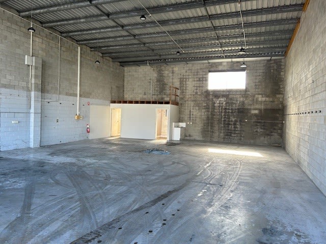 Click to view all images 18/12-20 Lawrence Dr Nerang QLD 4211 - Image 3