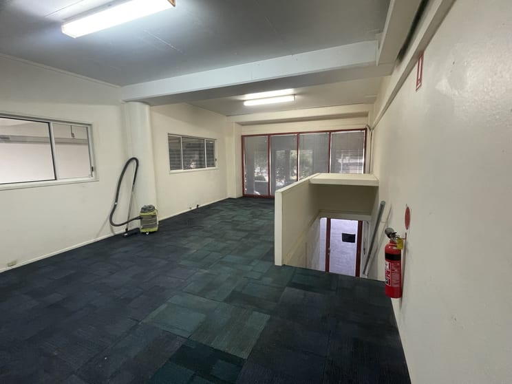 Click to view all images 4/35 Leighton Place Hornsby NSW 2077 - Image 3
