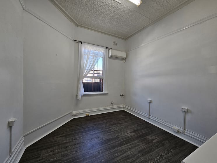 Click to view all images 3/185 Brisbane Street Dubbo NSW 2830 - Image 3