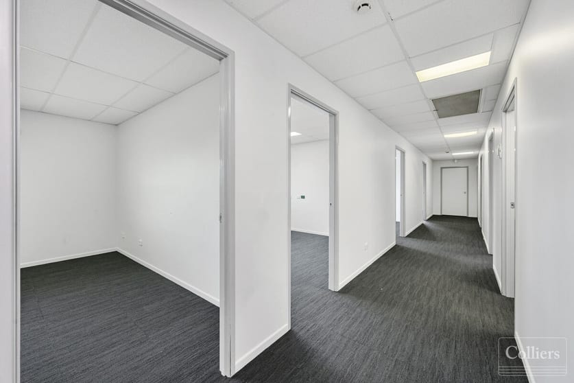 Click to view all images 8 Martinez Avenue West End QLD 4810 - Image 2