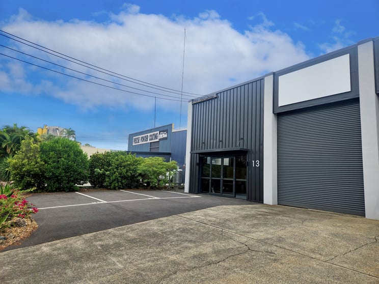 Click to view all images 13/17-25 Greg Chappell Drive Burleigh Heads QLD 4220 - Image 2