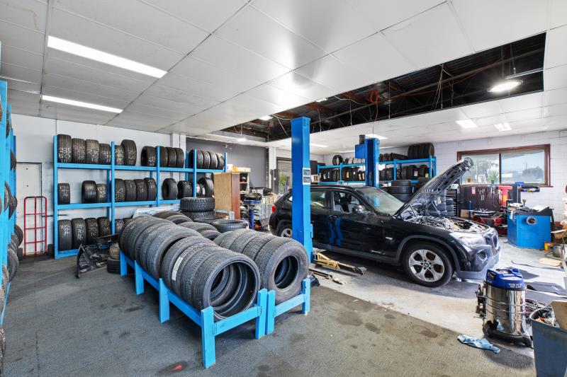 Click to view all images Unit 1/163 Canterbury Road Kilsyth VIC 3137 - Image 3