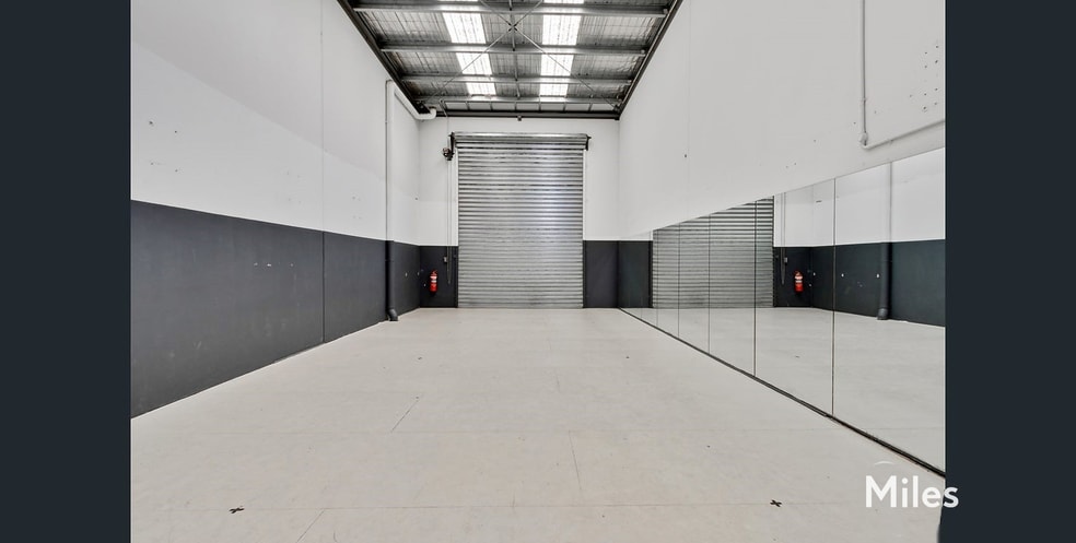 Click to view all images 15/8 Oleander Drive South Morang VIC 3752 - Image 3