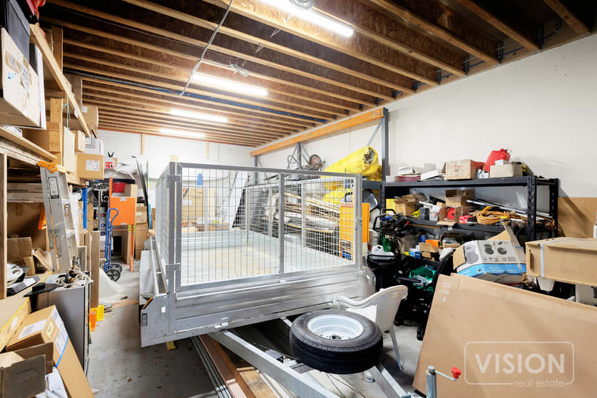 Click to view all images 10/345 Plummer Street Port Melbourne VIC 3207 - Image 3