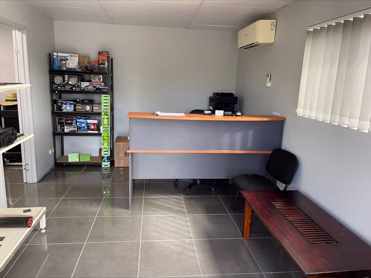 Click to view all images 15-17 Iridium Drive Paget QLD 4740 - Image 3