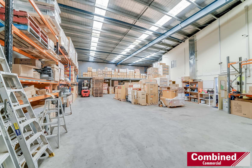 Click to view all images 1/17 Watsford Road Campbelltown NSW 2560 - Image 3
