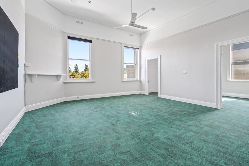 Click to view all images 2/227 Koroit Street Warrnambool VIC 3280 - Image 3