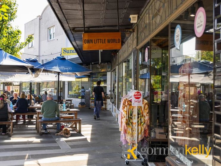 Click to view all images 122 Fordham Avenue Camberwell VIC 3124 - Image 3
