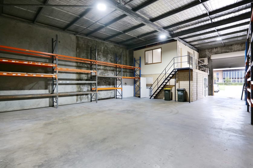 Click to view all images Unit 3/17 Casino Street Welshpool WA 6106 - Image 2
