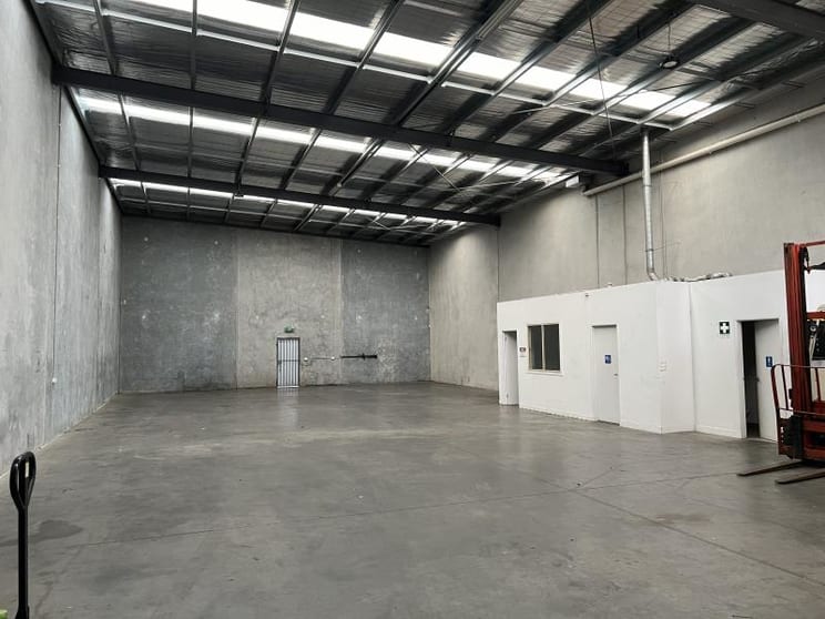 Click to view all images 12, 34-36 Aberdeen Road Altona VIC 3018 - Image 3