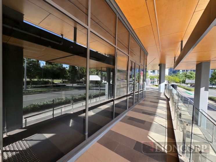 Click to view all images Hamilton QLD 4007 - Image 2
