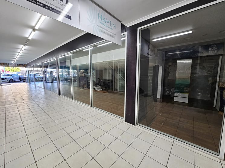 Click to view all images Shop 2/133 Bourbong Street Bundaberg Central QLD 4670 - Image 2