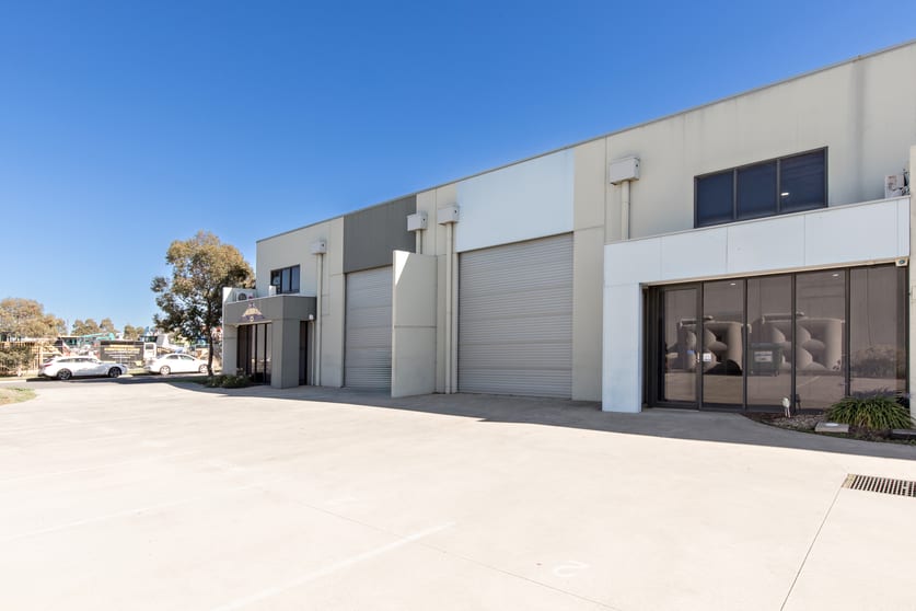 Click to view all images 2/22 Selkirk Drive Wendouree VIC 3355 - Image 2