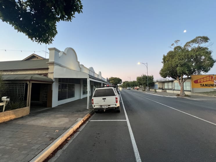 Click to view all images 96 Murray Street Tanunda SA 5352 - Image 2