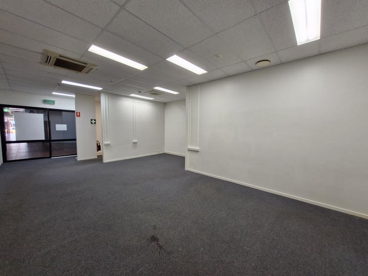 3/93 Goondoon Street Gladstone QLD 4680 - Image 1