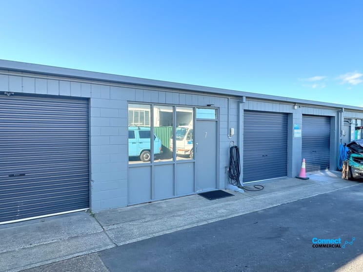 Click to view all images 35a Margaret Street Southport QLD 4215 - Image 1