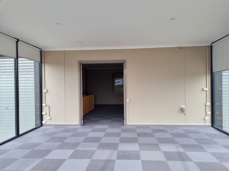 Click to view all images 18 Inglewood Drive Thomastown VIC 3074 - Image 3