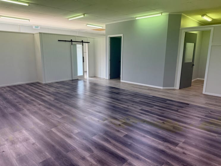 Click to view all images 5/6 Torquay Road Pialba QLD 4655 - Image 1