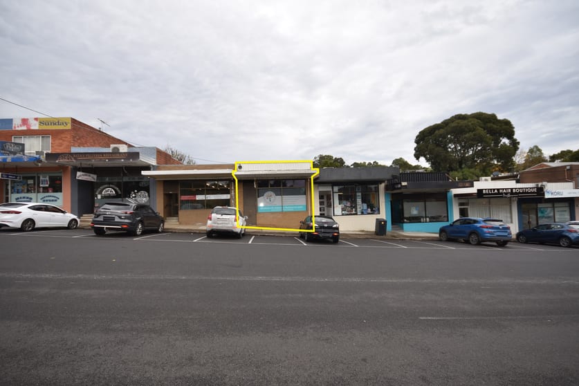 Click to view all images 9 Meadowgate Drive Chirnside Park VIC 3116 - Image 2