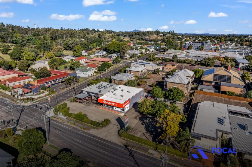 Click to view all images 1/27 Thorn Street Ipswich QLD 4305 - Image 1